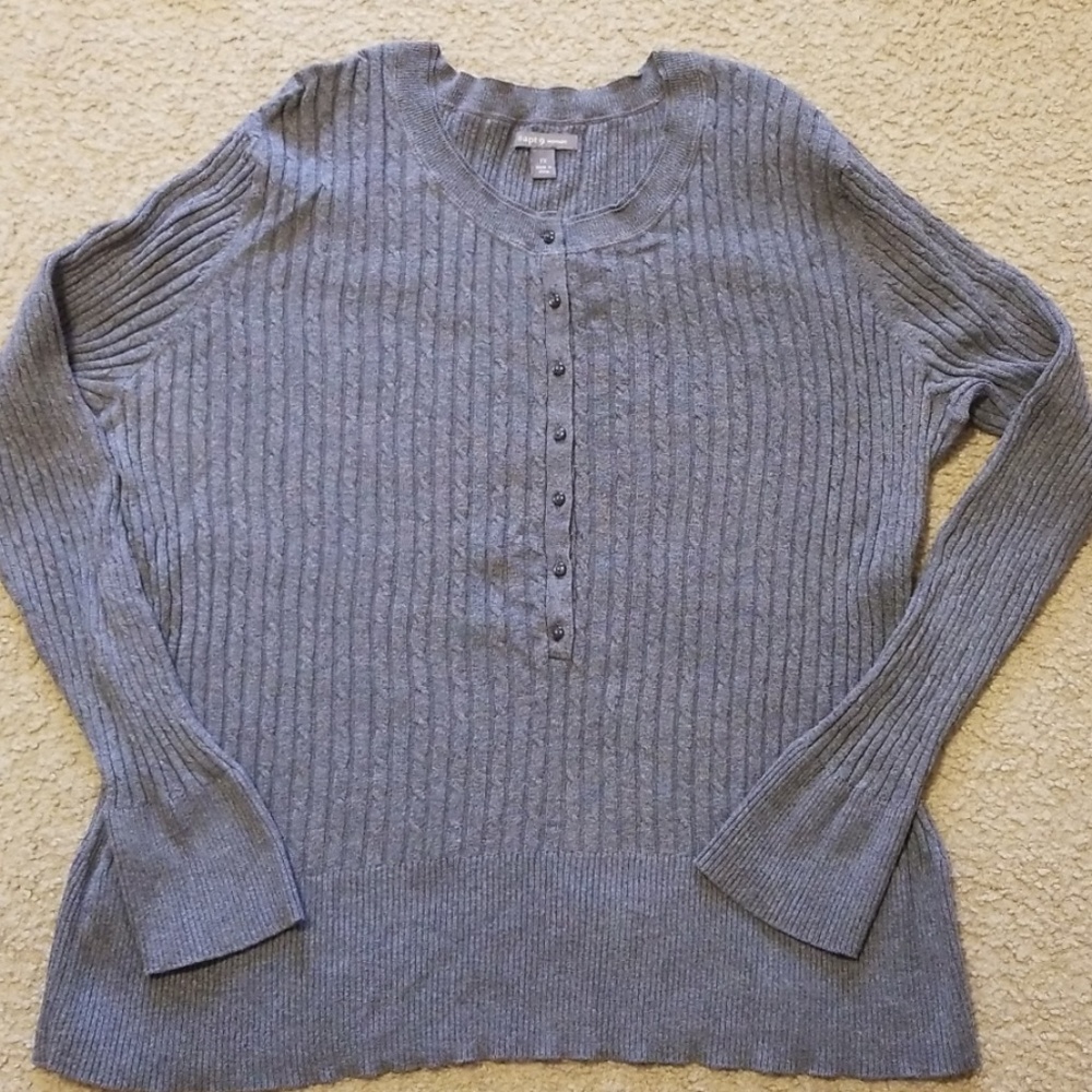 **SOLD** Apt 9 Heather Grey Cable Knit Sweater.